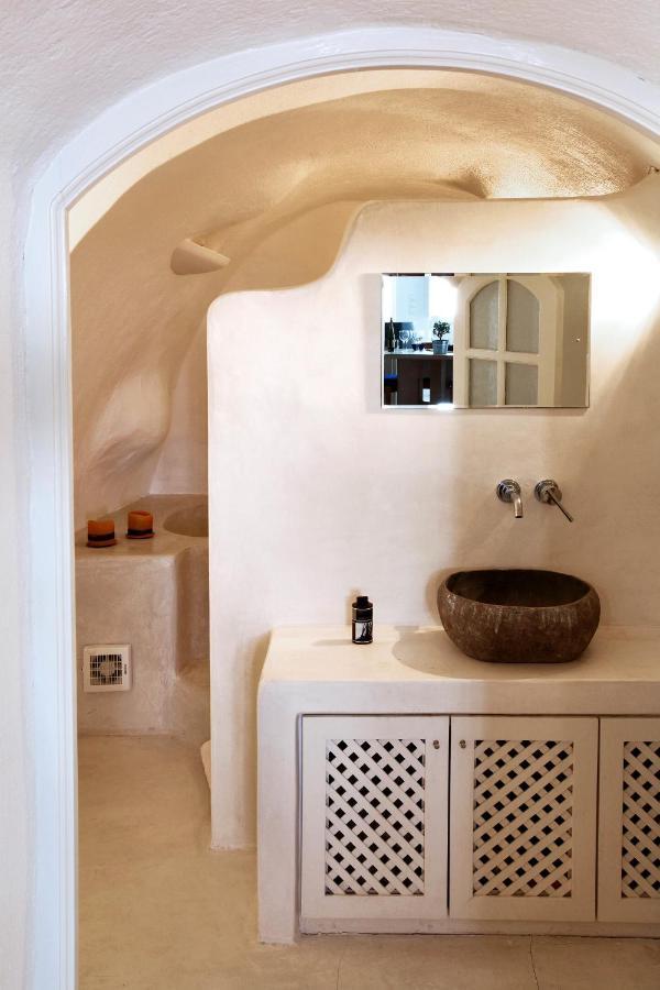 Menias Cave House Apartment Oia  Room photo